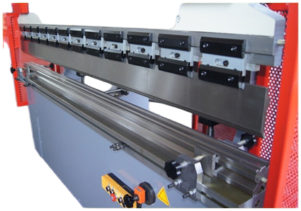 High Precision CNC Press Brake Wc67K 63t4000 with Da52s Control