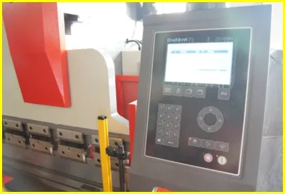 High Precision CNC Press Brake Wc67K 63t4000 with Da52s Control